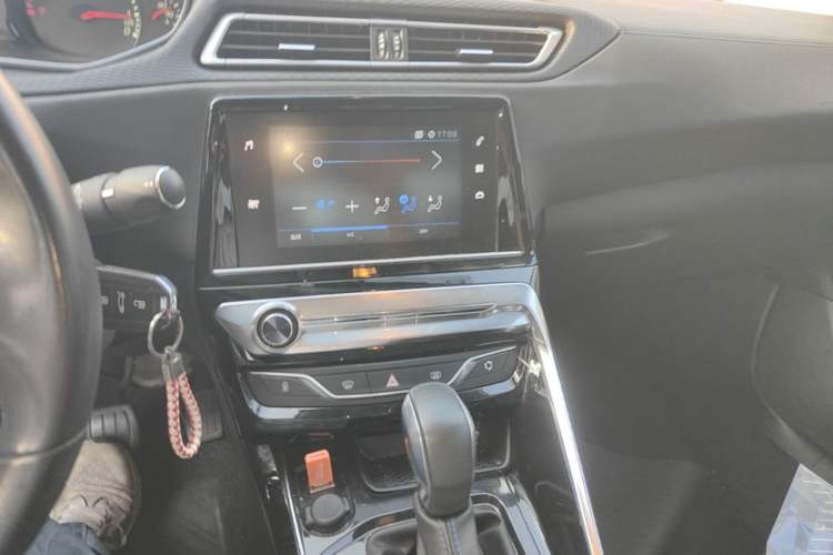 Used Peugeot 308 2016 1.6L Automatic Luxury Edition Audio And AC Panel