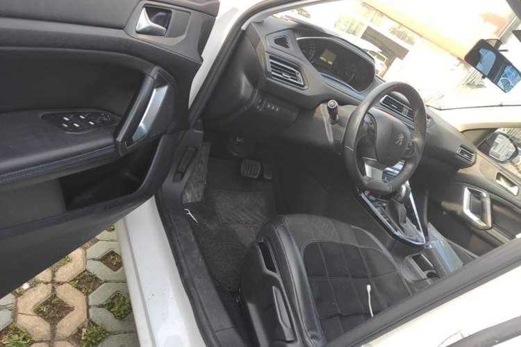 Used Peugeot 308 2016 1.6L Automatic Luxury Edition Driver Seat