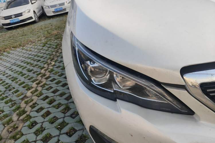 Used Peugeot 308 2016 1.6L Automatic Luxury Edition Right Front Headlight