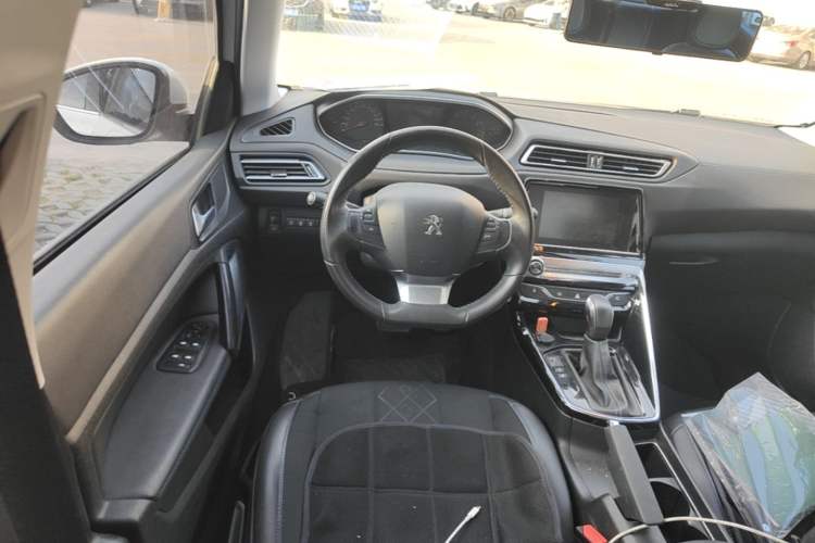 Used Peugeot 308 2016 1.6L Automatic Luxury Edition Steering Wheel