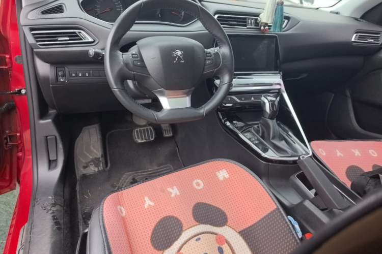 Used Peugeot 308 2016 230THP Automatic Luxury Edition Center Console