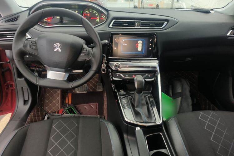 Used Peugeot 308 2016 230THP Automatic Luxury Edition Center Console