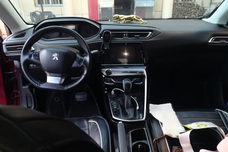 Used Peugeot 308 2016 1.6L Automatic Luxury Edition Center Console
