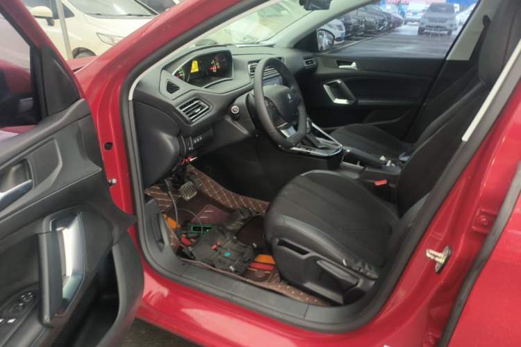 Used Peugeot 308 2016 230THP Automatic Luxury Edition Driver Seat