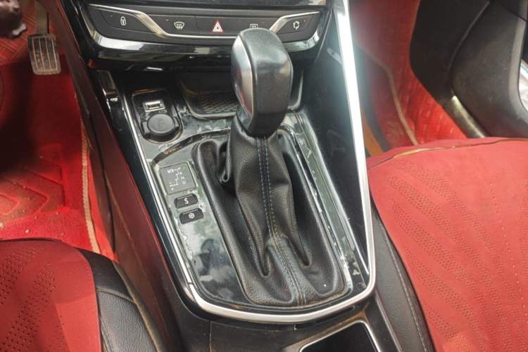 Used Peugeot 308 2016 1.6L Automatic Luxury Edition Gear Lever