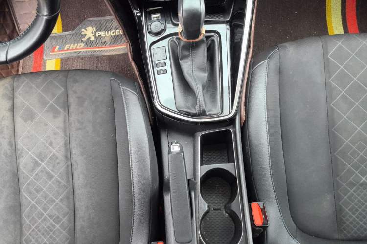 Used Peugeot 308 2016 230THP Automatic Luxury Edition Gear Lever