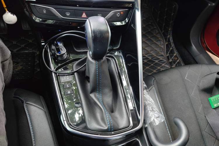 Used Peugeot 308 2016 230THP Automatic Luxury Edition Gear Lever