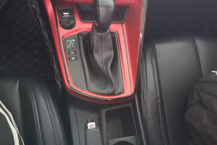 Used Peugeot 308 2016 1.6L Automatic Fashion Edition Gear Lever