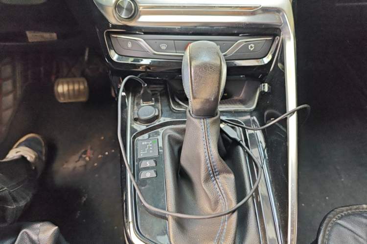 Used Peugeot 308 2016 1.6L Automatic Luxury Edition Gear Lever