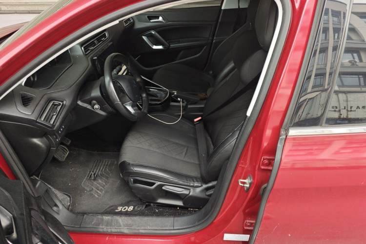 Used Peugeot 308 2016 230THP Automatic Luxury Edition Left Front Seat