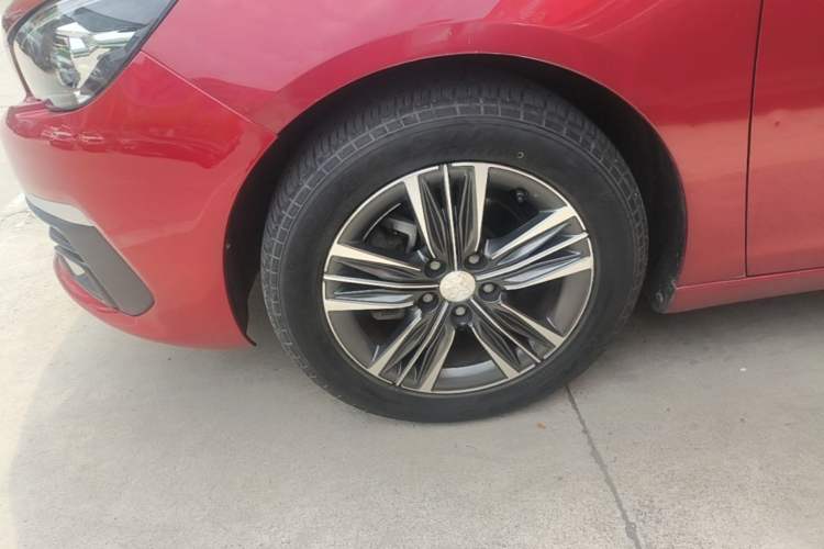 Used Peugeot 308 2016 1.6L Automatic Luxury Edition Left Front Wheel Hub
