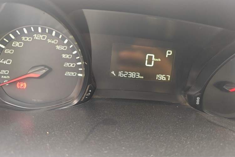 Used Peugeot 308 2016 1.6L Automatic Luxury Edition Odometer Close Up