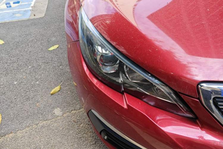 Used Peugeot 308 2016 1.6L Automatic Luxury Edition Right Front Headlight