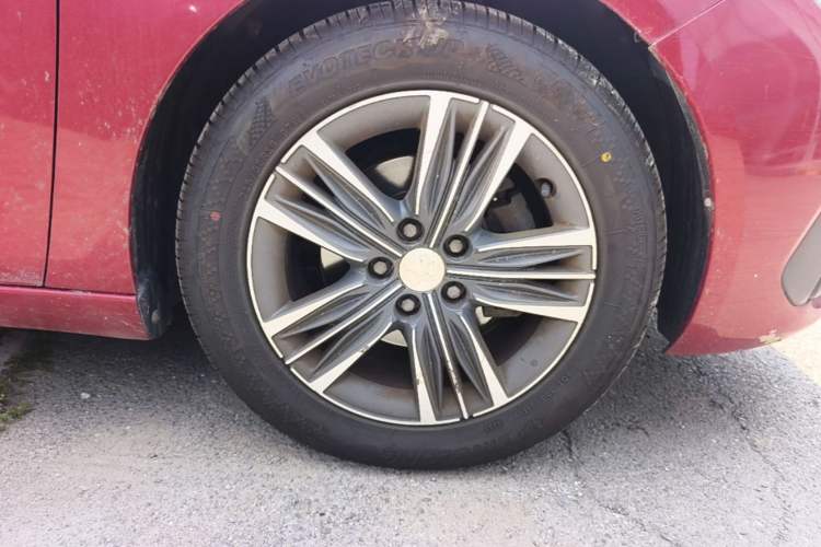 Used Peugeot 308 2016 1.6L Automatic Luxury Edition Right Front Wheel Hub