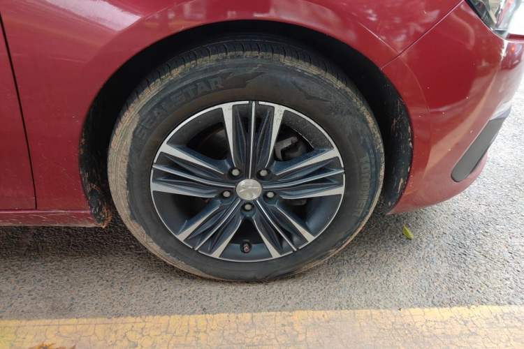 Used Peugeot 308 2016 230THP Automatic Luxury Edition Right Front Wheel Hub