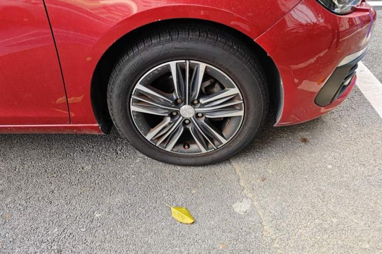 Used Peugeot 308 2016 1.6L Automatic Luxury Edition Right Front Wheel Hub