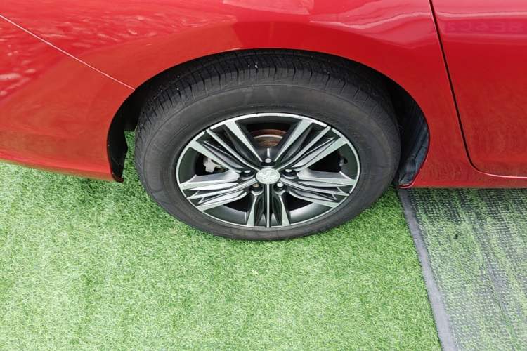 Used Peugeot 308 2016 230THP Automatic Luxury Edition Right Rear Wheel Hub