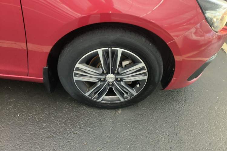 Used Peugeot 308 2016 230THP Automatic Luxury Edition Right Rear Wheel Hub