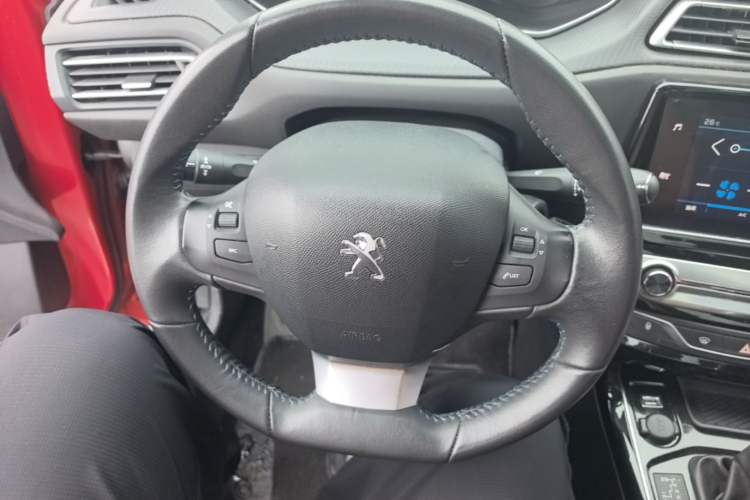 Used Peugeot 308 2016 230THP Automatic Luxury Edition Steering Wheel
