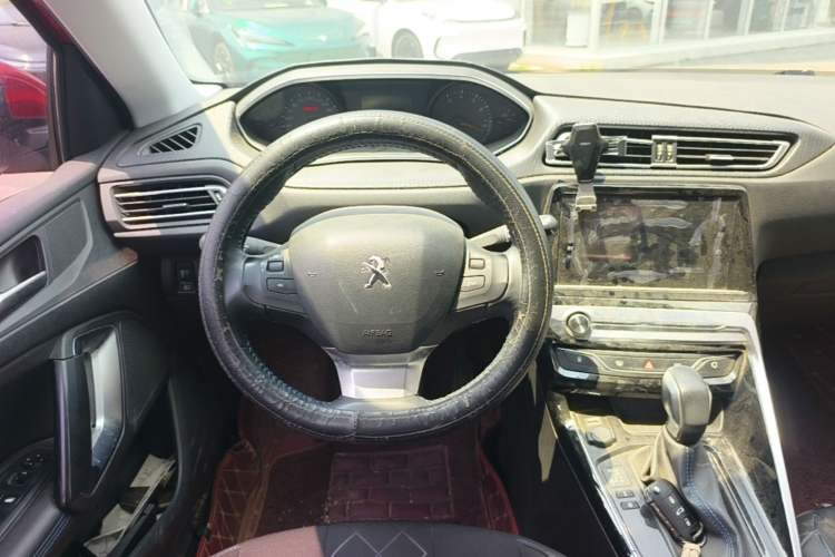 Used Peugeot 308 2016 1.6L Automatic Luxury Edition Steering Wheel