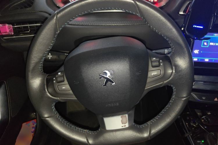 Used Peugeot 308 2016 230THP Automatic Luxury Edition Steering Wheel