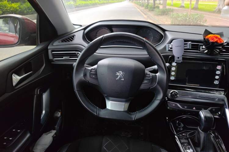 Used Peugeot 308 2016 230THP Automatic Luxury Edition Steering Wheel