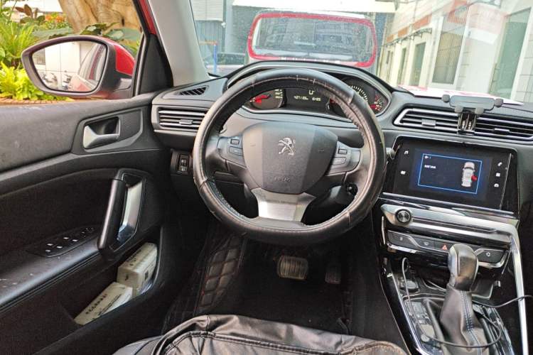 Used Peugeot 308 2016 1.6L Automatic Luxury Edition Steering Wheel