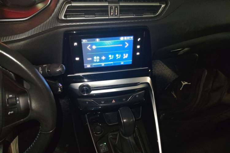 Used Peugeot 308 2016 1.6L Automatic Luxury Edition Audio And AC Panel
