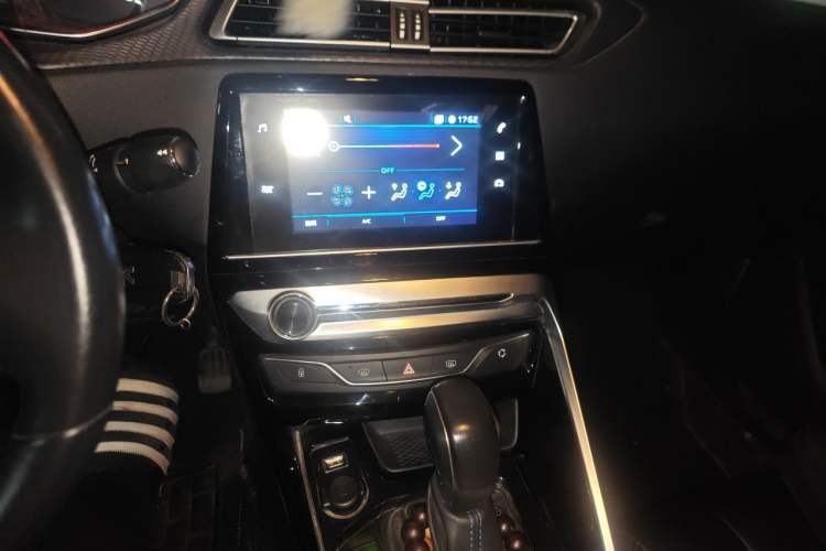Used Peugeot 308 2016 1.6L Automatic Luxury Edition Audio And AC Panel