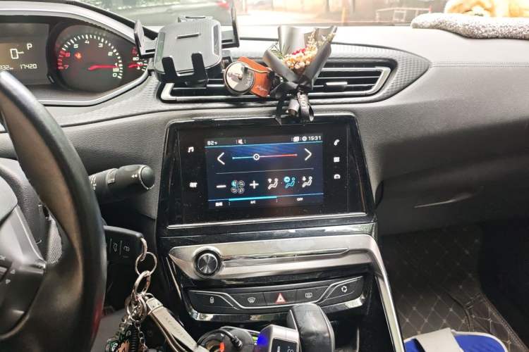 Used Peugeot 308 2016 230THP Automatic Luxury Edition Audio And AC Panel