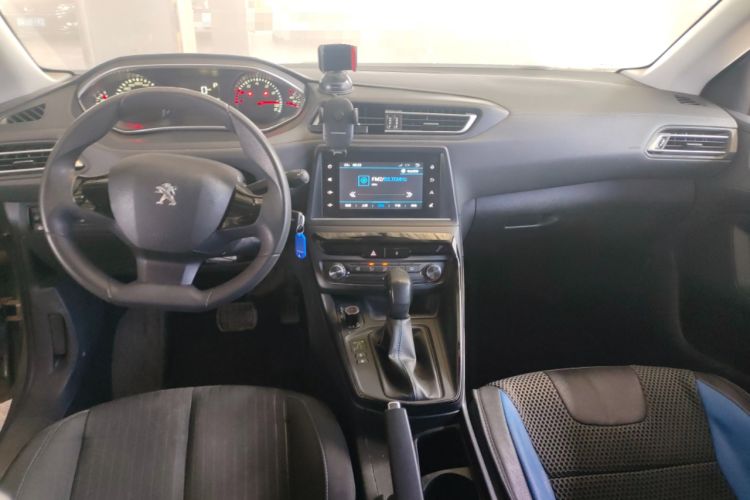 Used Peugeot 308 2016 1.6L Automatic Fashion Edition Center Console