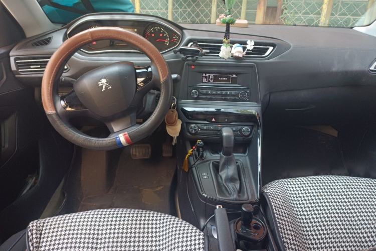 Used Peugeot 308 2016 1.6L Automatic Fashion Edition Center Console