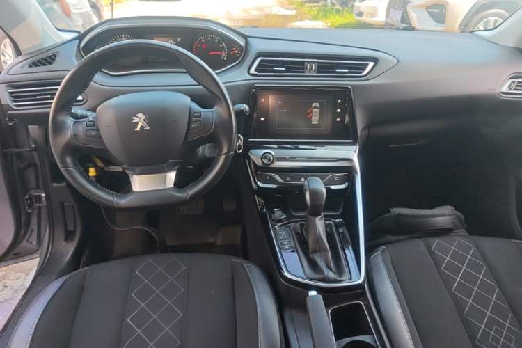 Used Peugeot 308 2016 1.6L Automatic Luxury Edition Center Console
