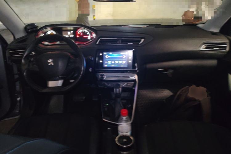 Used Peugeot 308 2016 1.6L Automatic Luxury Edition Center Console