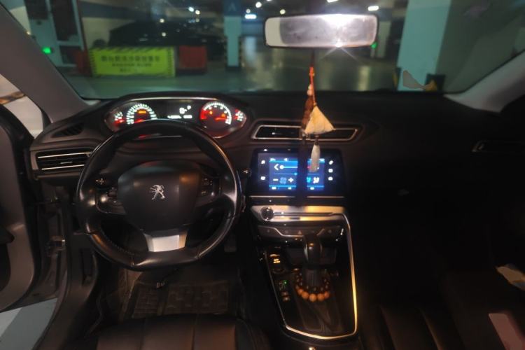 Used Peugeot 308 2016 1.6L Automatic Luxury Edition Center Console