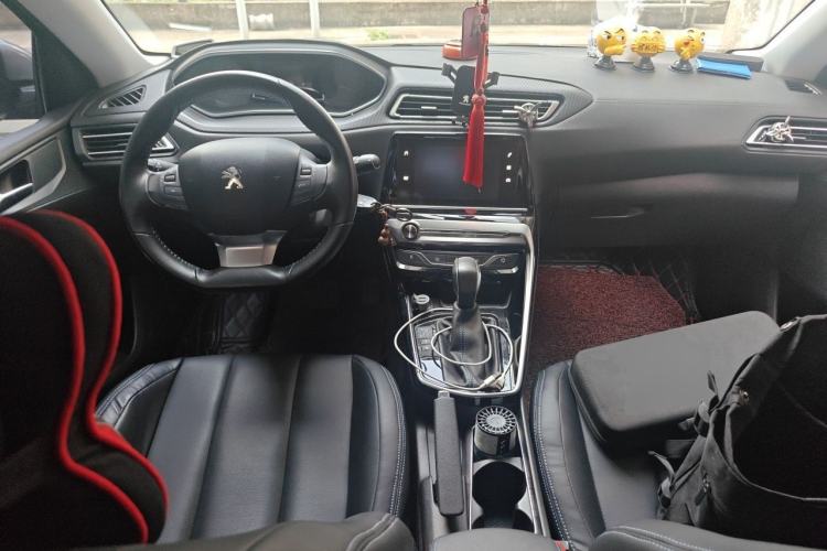 Used Peugeot 308 2016 1.6L Automatic Luxury Edition Center Console