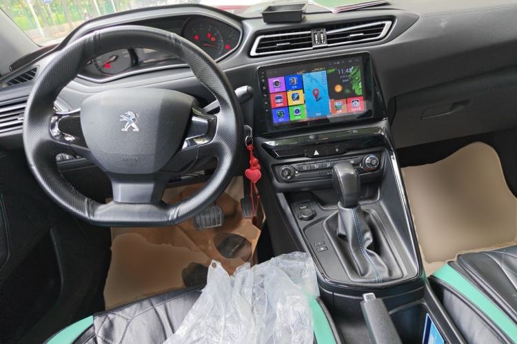 Used Peugeot 308 2016 1.6L Automatic Fashion Edition Center Console