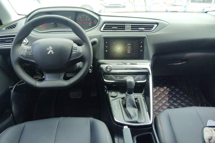 Used Peugeot 308 2016 1.6L Automatic Fashion Edition Center Console