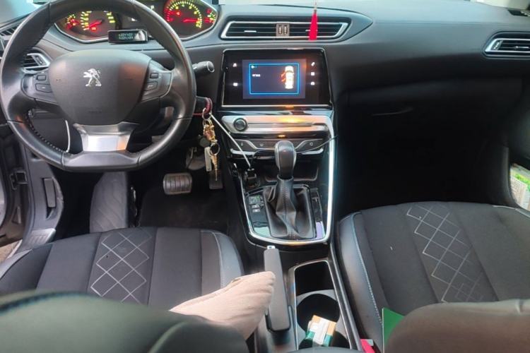 Used Peugeot 308 2016 1.6L Automatic Luxury Edition Center Console