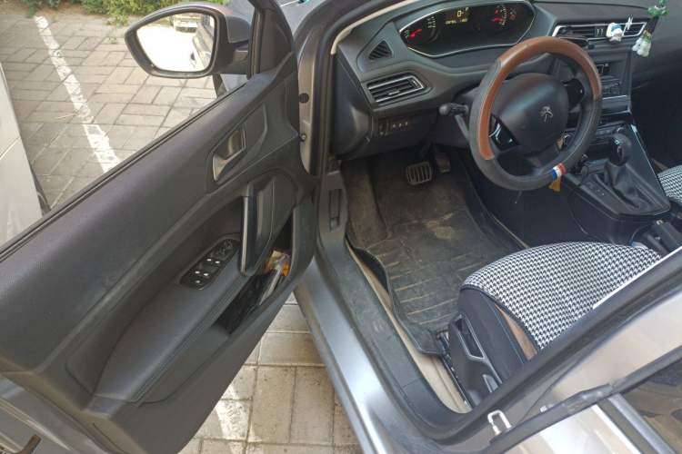 Used Peugeot 308 2016 1.6L Automatic Fashion Edition Driver Seat
