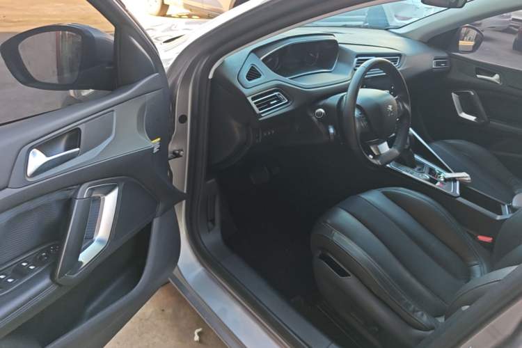 Used Peugeot 308 2016 350THP Automatic Prestige Edition Driver Seat
