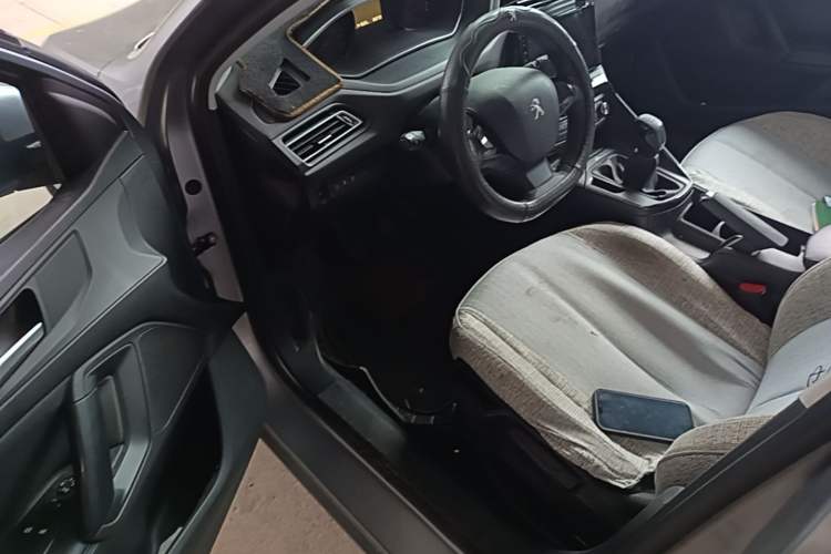 Used Peugeot 308 2016 1.6L Manual Fashion Edition Driver Seat