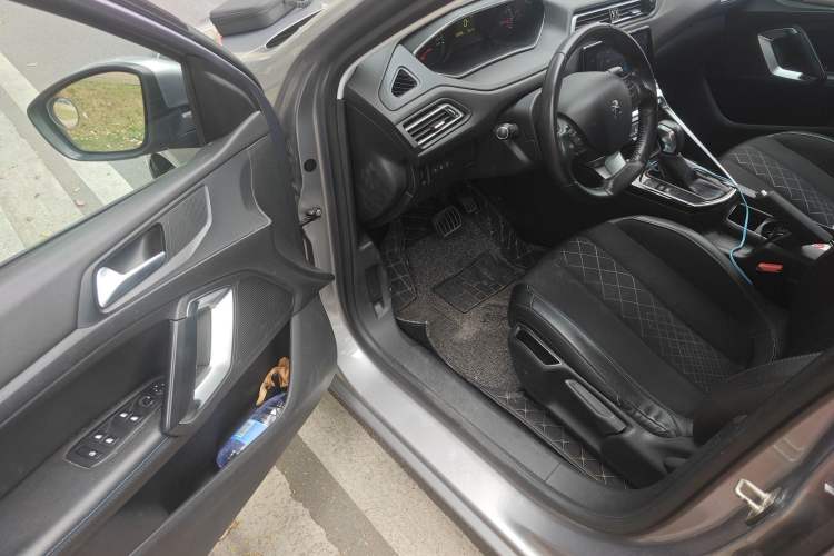 Used Peugeot 308 2016 1.6L Automatic Luxury Edition Driver Seat