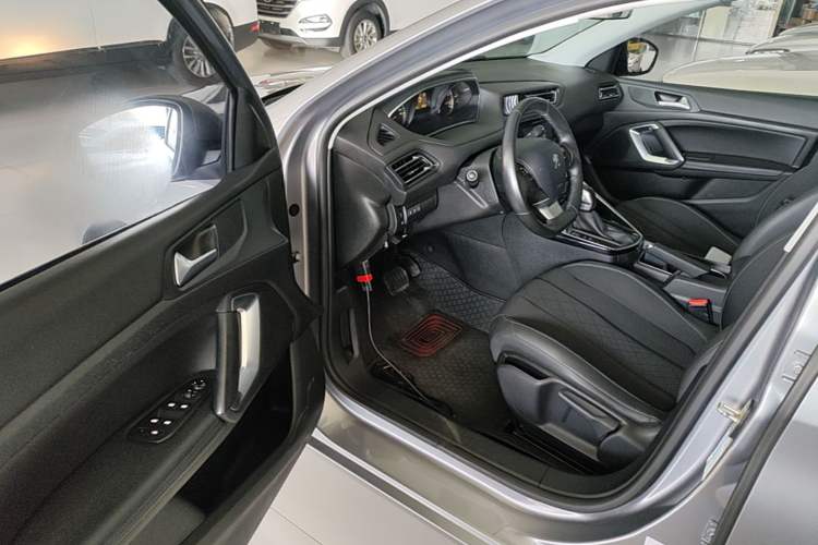 Used Peugeot 308 2016 1.6L Automatic Luxury Edition Driver Seat