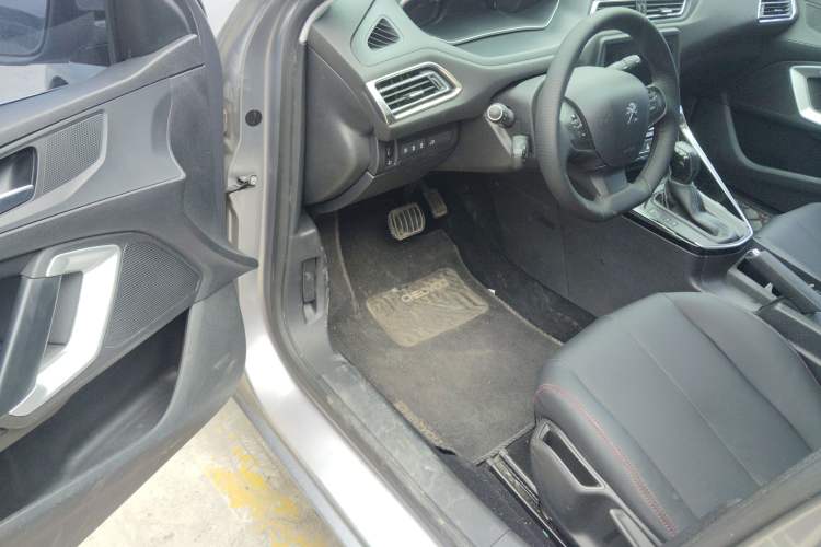 Used Peugeot 308 2016 1.6L Automatic Fashion Edition Driver Seat