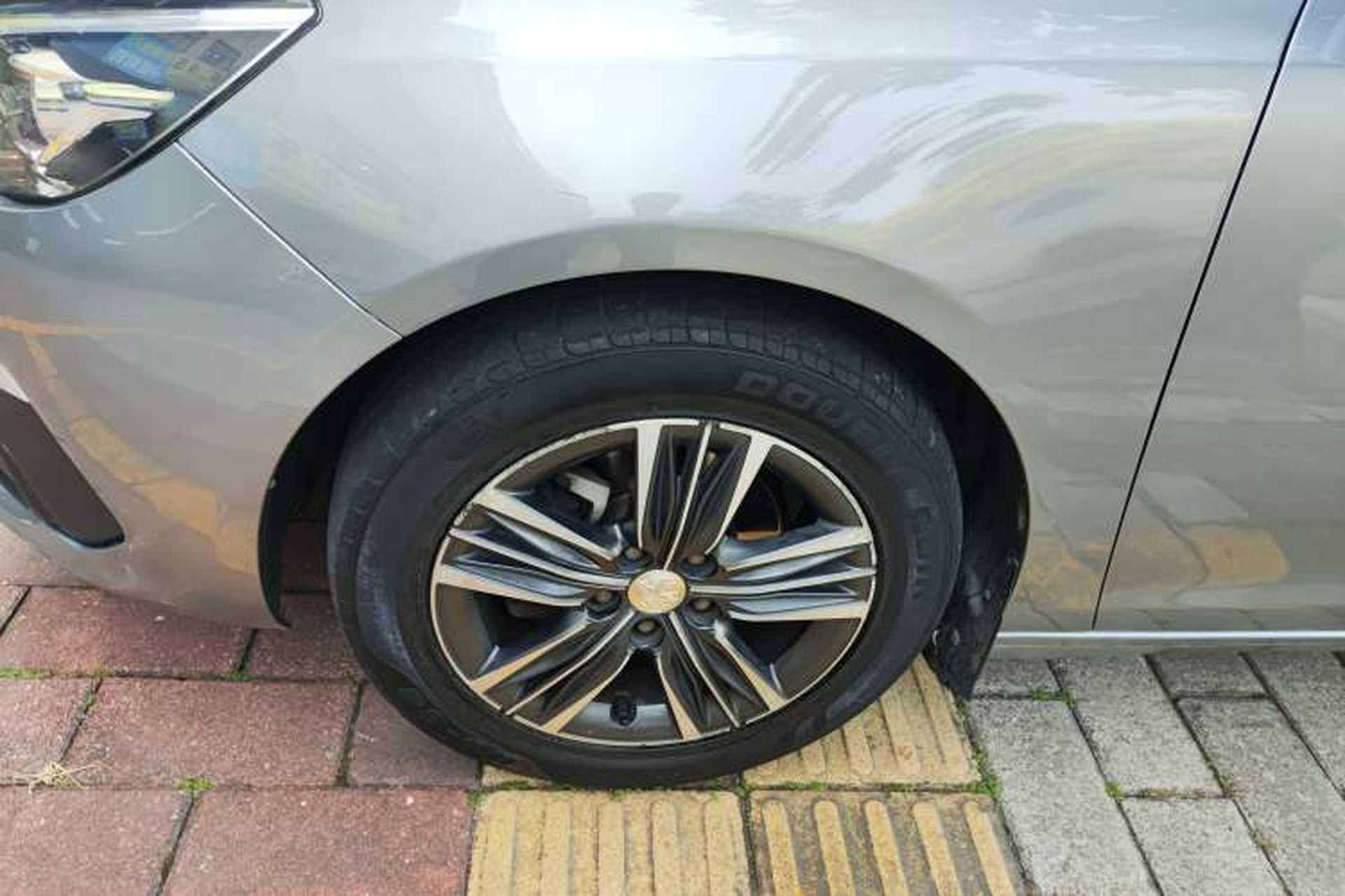 Used Peugeot 308 2016 1.6L Automatic Fashion Edition Exterior 3