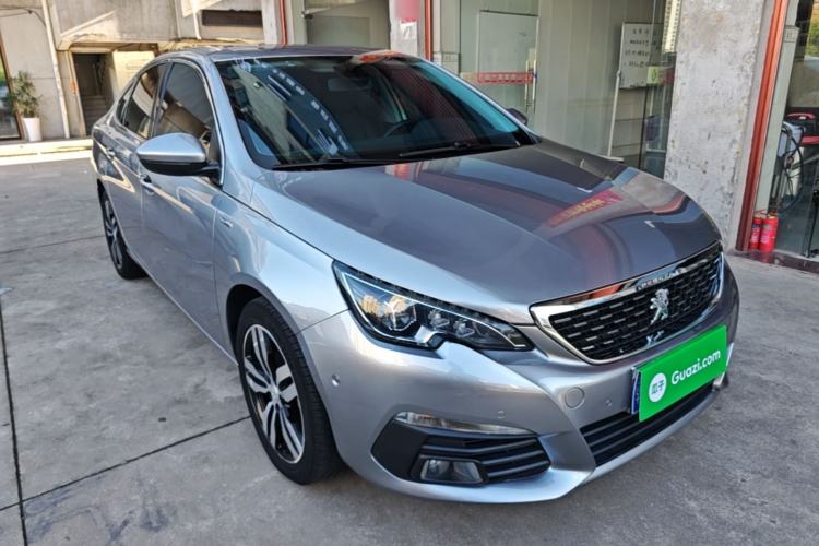 Used Peugeot 308 2016 350THP Automatic Prestige Edition Front Right 45 Deg