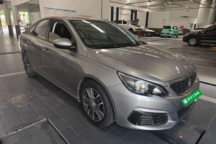 Used Peugeot 308 2016 1.6L Manual Fashion Edition Front Right 45 Deg