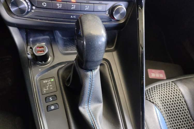 Used Peugeot 308 2016 1.6L Automatic Fashion Edition Gear Lever