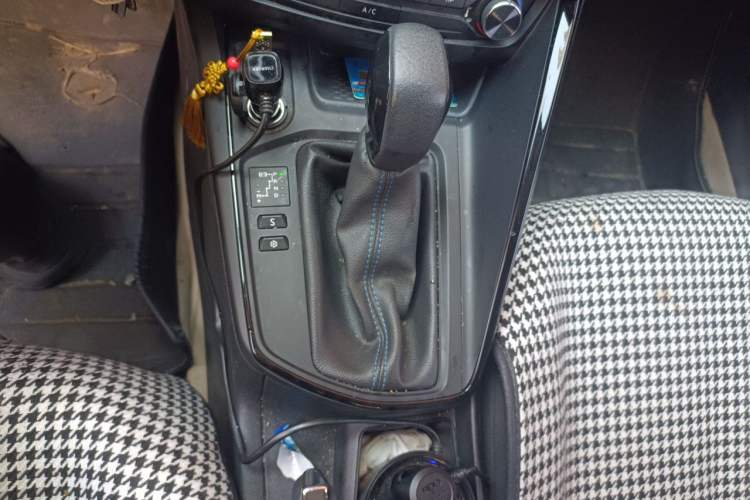 Used Peugeot 308 2016 1.6L Automatic Fashion Edition Gear Lever